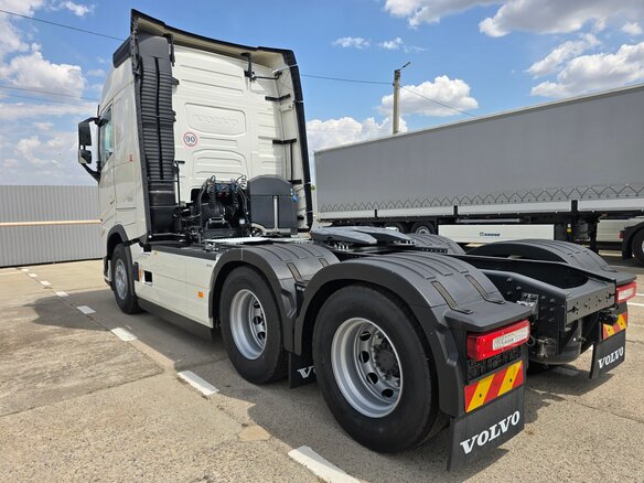 2026 Volvo FH, белый, 23800000 рублей - вид 28