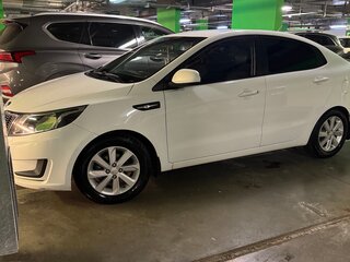 2013 Kia Rio III, белый, 750000 рублей, вид 1