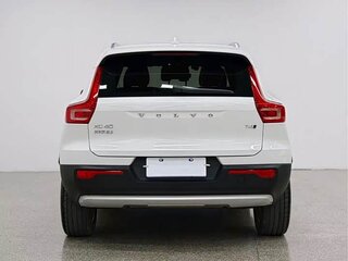 2022 Volvo XC40 I, белый, 3382448 рублей, вид 4