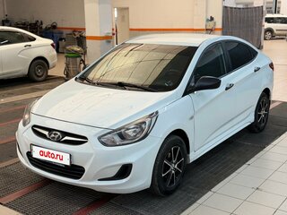 2013 Hyundai Solaris I, белый, 860000 рублей, вид 1