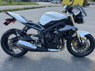 2015 Triumph Street Triple, белый, 800000 рублей, вид 3