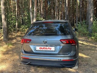 2020 Volkswagen Tiguan II Рестайлинг, серый, 2850000 рублей, вид 4