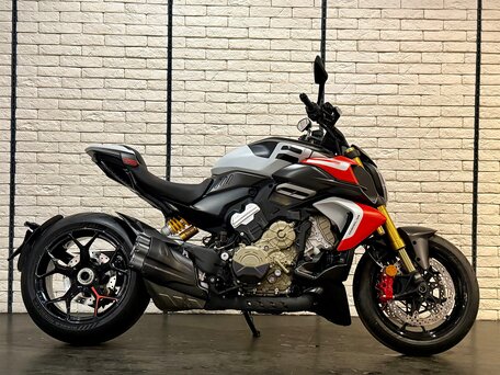 2026 Ducati Diavel V4, белый, 4550000 рублей, вид 1