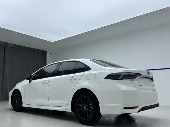 2022 Toyota Corolla XII (E210), белый, 1850000 рублей - вид 3
