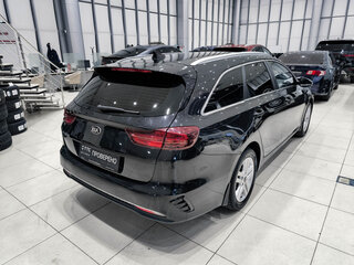 2019 Kia Ceed III, чёрный, 1900000 рублей, вид 5