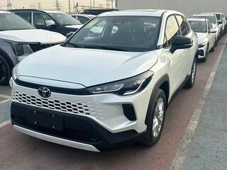 2026 Toyota Corolla Cross I Рестайлинг, белый, 4000000 рублей, вид 2