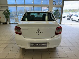 2017 Renault Logan II, белый, 420000 рублей, вид 4