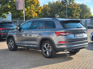 2022 Skoda Kodiaq I Рестайлинг, серебристый, 3850000 рублей, вид 4