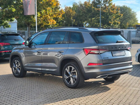 2022 Skoda Kodiaq I Рестайлинг, серебристый, 3850000 рублей, вид 4