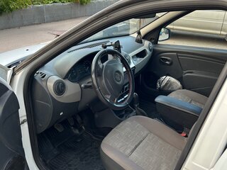 2013 Renault Logan I Рестайлинг, белый, 400000 рублей, вид 5