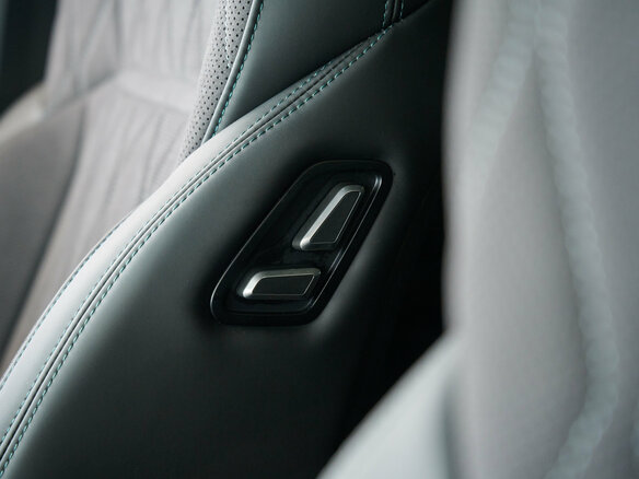 2026 Geely Monjaro I, серебристый, 4954990 рублей - вид 8