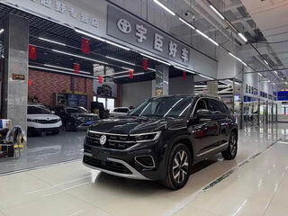 2023 Volkswagen Tayron I Рестайлинг, серый, 1880000 рублей, вид 3