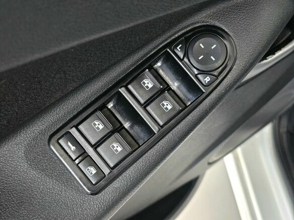2013 Lada (ВАЗ) Granta I, белый, 399000 рублей - вид 11