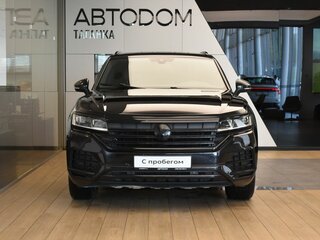 2021 Volkswagen Touareg III, чёрный, 5395000 рублей, вид 2