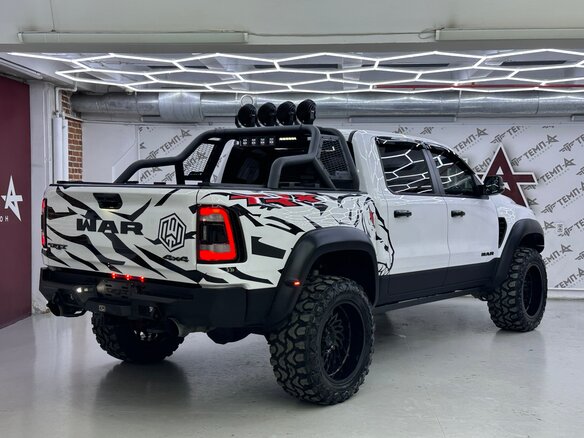 2023 Ram 1500 Crew Cab TRX V, белый - вид 11