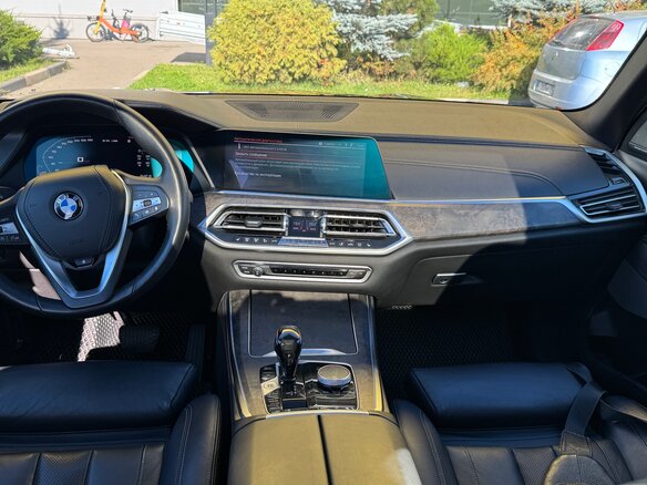2019 BMW X5 50i IV (G05/G18), чёрный, 5390000 рублей - вид 12