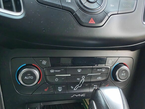 2018 Ford Focus III Рестайлинг, красный, 935000 рублей - вид 10