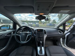 2012 Opel Astra J Рестайлинг, белый, 895000 рублей, вид 5