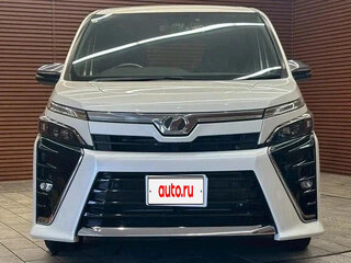 2020 Toyota Voxy III (R80) Рестайлинг, белый, 1790007 рублей, вид 2
