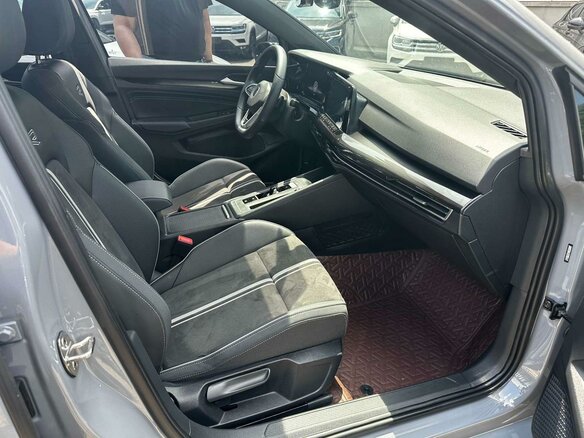 2023 Volkswagen Golf VIII, голубой, 1670000 рублей - вид 7