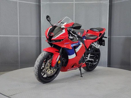 2021 Honda CBR 600RR, красный, 1177000 рублей, вид 4