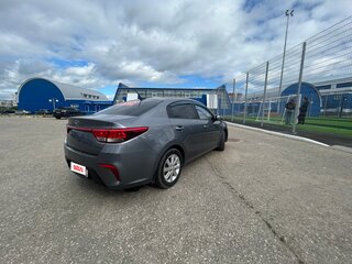 2018 Kia Rio IV, серый, 1350000 рублей, вид 5