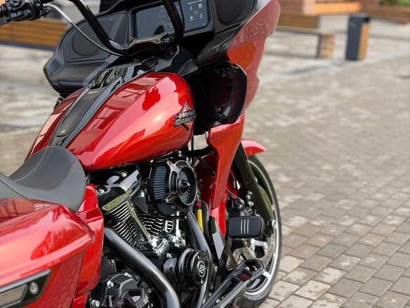 2025 Harley-Davidson Road Glide, красный, 2950000 рублей - вид 3