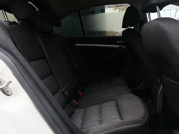 2011 Skoda Octavia DSG7 II (A5) Рестайлинг, белый, 650000 рублей - вид 7