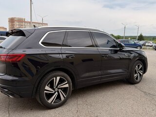 2018 Volkswagen Touareg III, чёрный, 4200000 рублей, вид 2
