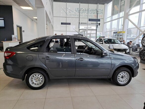 2026 Lada (ВАЗ) Granta I Рестайлинг, серый, 1058900 рублей - вид 6