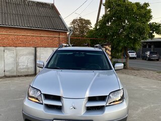 2004 Mitsubishi Outlander I, серебристый, 620000 рублей, вид 2
