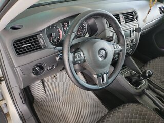 2014 Volkswagen Jetta VI Рестайлинг, серебристый, 930000 рублей, вид 2