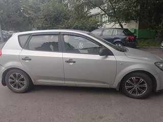 2010 Kia Ceed I Рестайлинг, серебристый, 425000 рублей, вид 2