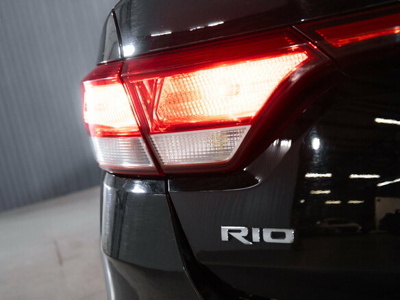 2020 Kia Rio IV, чёрный, 1249999 рублей - вид 8
