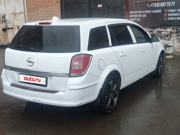 2011 Opel Astra H Рестайлинг, белый, 450000 рублей - вид 6