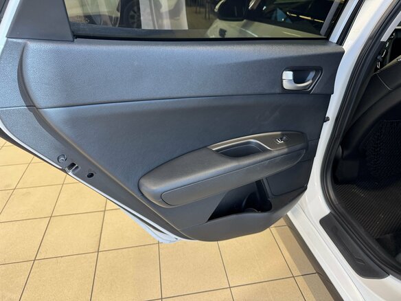 2018 Kia Optima IV Рестайлинг, белый, 1815000 рублей - вид 14