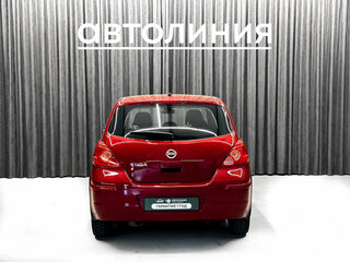 2011 Nissan Tiida I Рестайлинг, красный, 689000 рублей, вид 4
