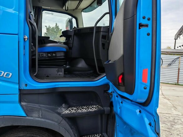 2023 Volvo FH, синий, 11000000 рублей - вид 6