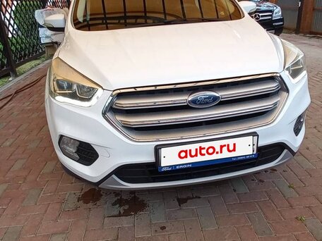 2017 Ford Kuga II Рестайлинг, белый, 1500000 рублей, вид 2