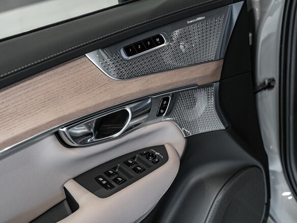 2026 Volvo XC90 B5 II Рестайлинг 2, серый, 13950000 рублей - вид 14