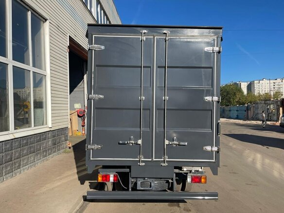 2024 Isuzu ELF KV100, белый, 4800000 рублей - вид 2
