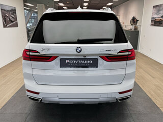 2021 BMW X7 40i I (G07), белый, 9390000 рублей, вид 5
