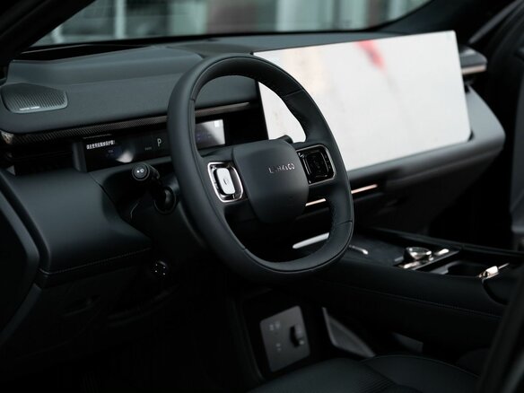 2026 Lynk & Co 900, чёрный - вид 34