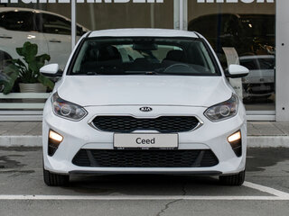 2021 Kia Ceed III, белый, 1650000 рублей, вид 2