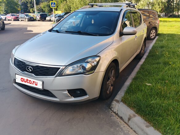 2011 Kia Ceed I Рестайлинг, серебристый, 850000 рублей