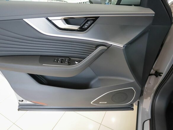2025 Hongqi HS5 I Рестайлинг, серый - вид 10