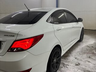 2015 Hyundai Solaris I Рестайлинг, белый, 820000 рублей, вид 4