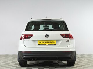 2017 Volkswagen Tiguan II, белый, 1879000 рублей, вид 5
