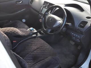 2013 Nissan Leaf (EM57) I (ZE0/AZE0), белый, 1550000 рублей, вид 3