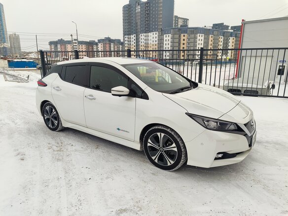 2019 Nissan Leaf II (ZE1), белый, 1900000 рублей - вид 4
